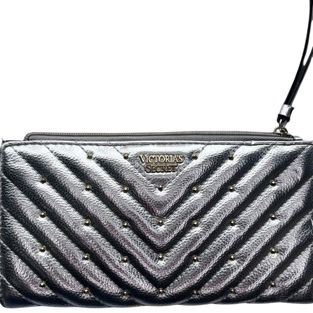 Victorias Secret Metallic Silver Chevron‎ Quilted Studded Wristlet Wallet Large